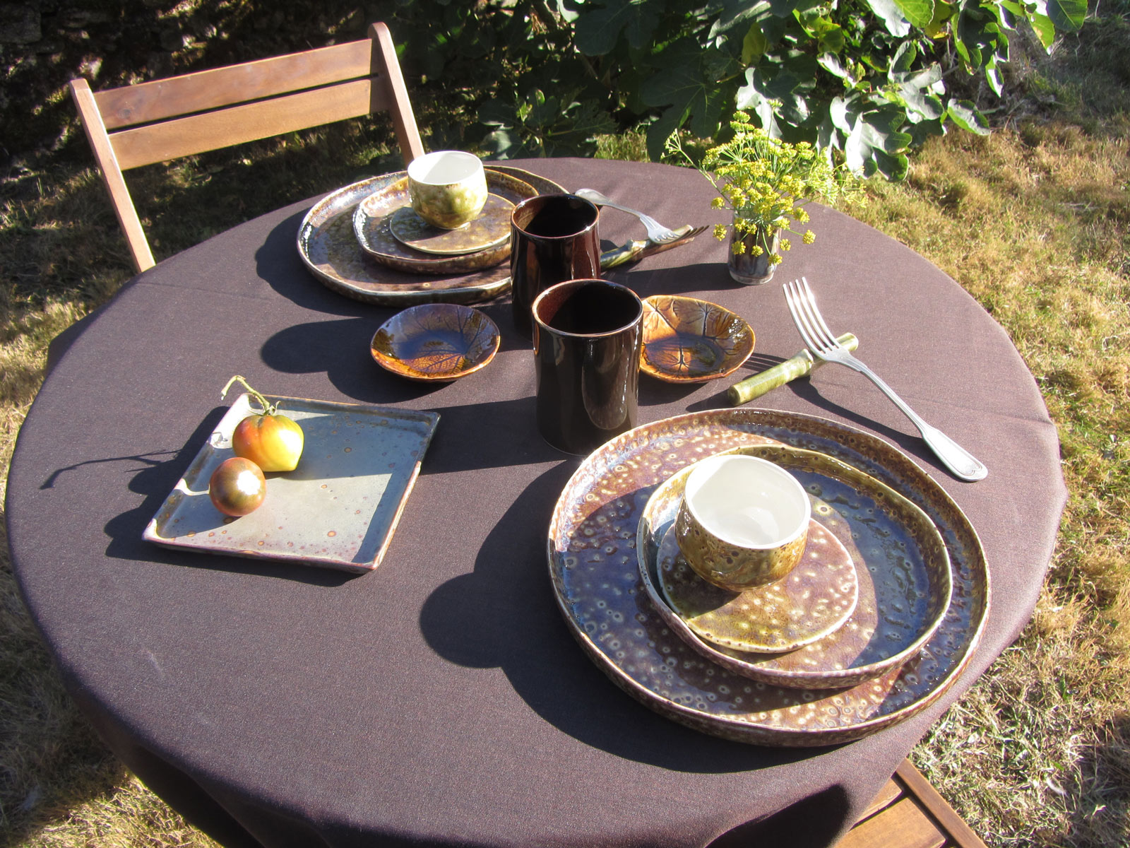 Collection ocre brun nénuphar : assiette coupe simple